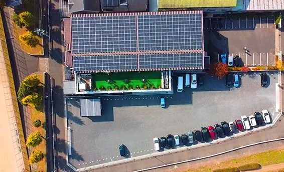 Charging EV with solar panel at work